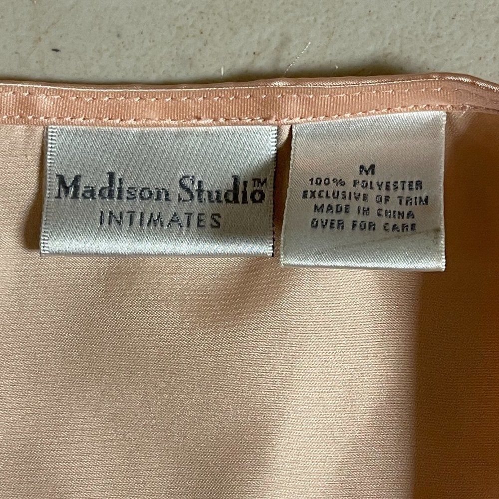 Madison Studio Peach Robe Medium - Picture 12 of 12